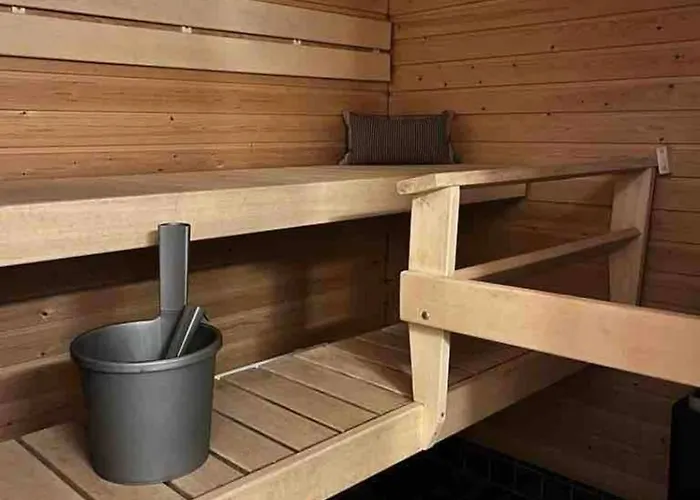 Saunallinen Kaksio Ydinkeskustasta オウル